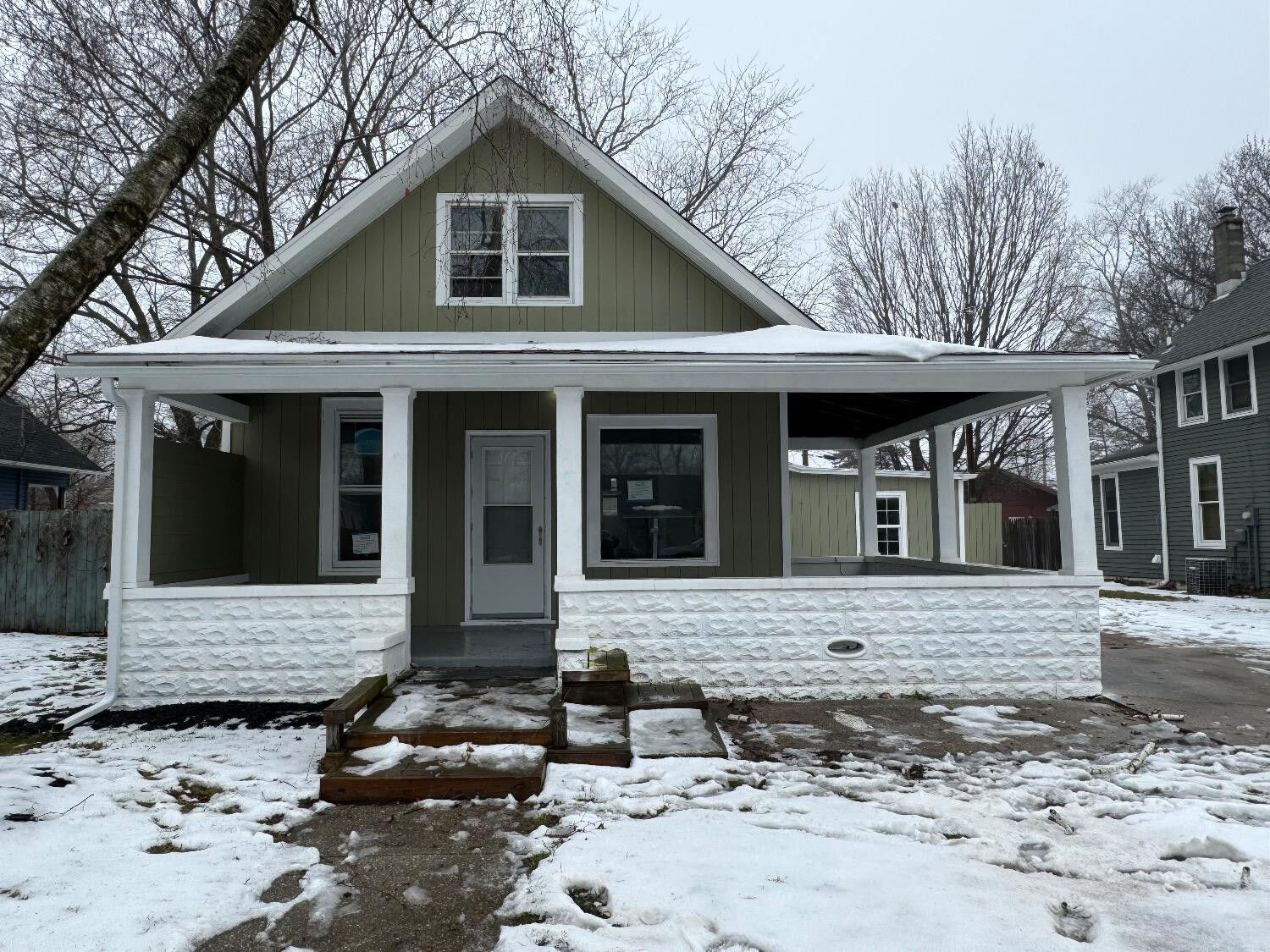 Property Photo:  428 S 4th Street  IN 46304 