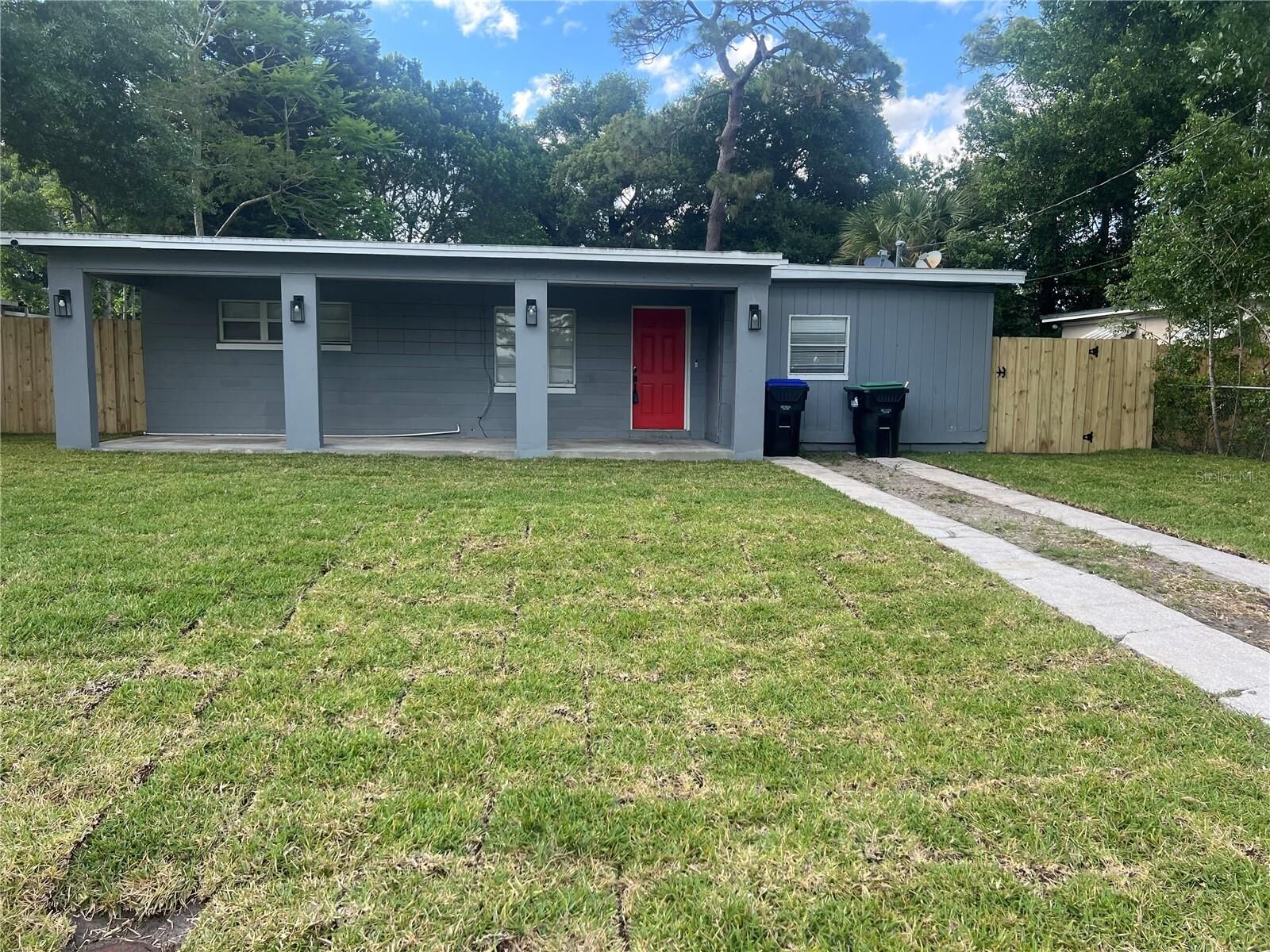 Property Photo: 5207 Montague Place FL 32808