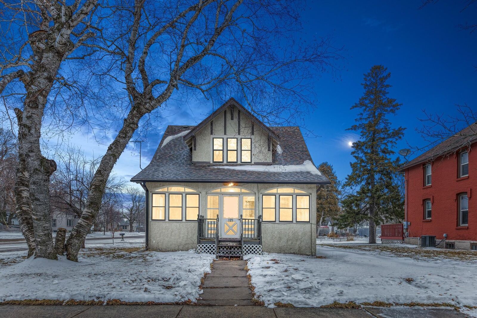 Property Photo:  121 2nd Street NW  MN 56072 
