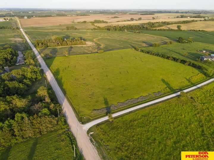 Property Photo:  2194 Foxcross Lane  NE 68041 