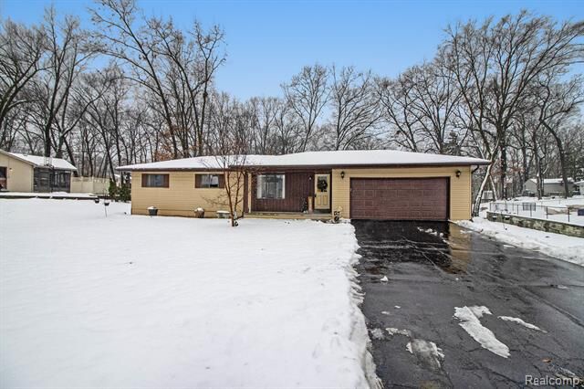 2330 Keith Road  Westbloomfieldchartertownship_oakland MI 48324 photo