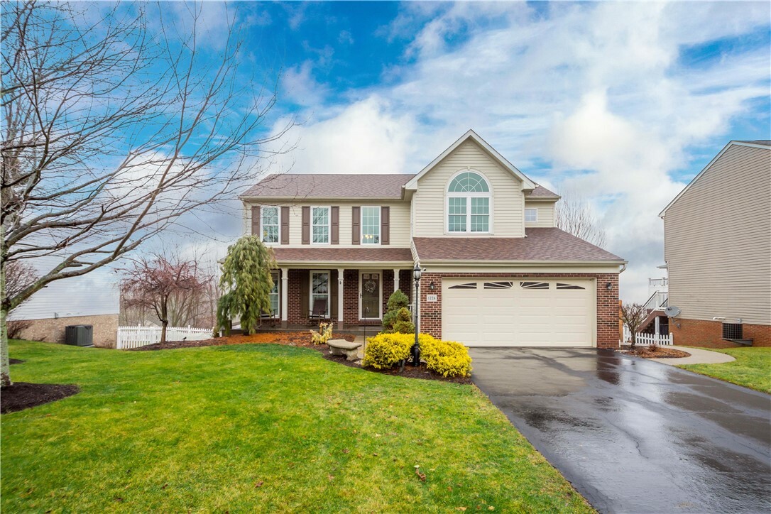 Property Photo: 1224 Linden Vue Drive PA 15317