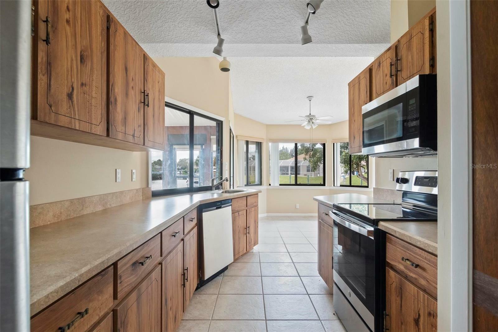 Property Photo:  13 Cottonwood Court  FL 32137 