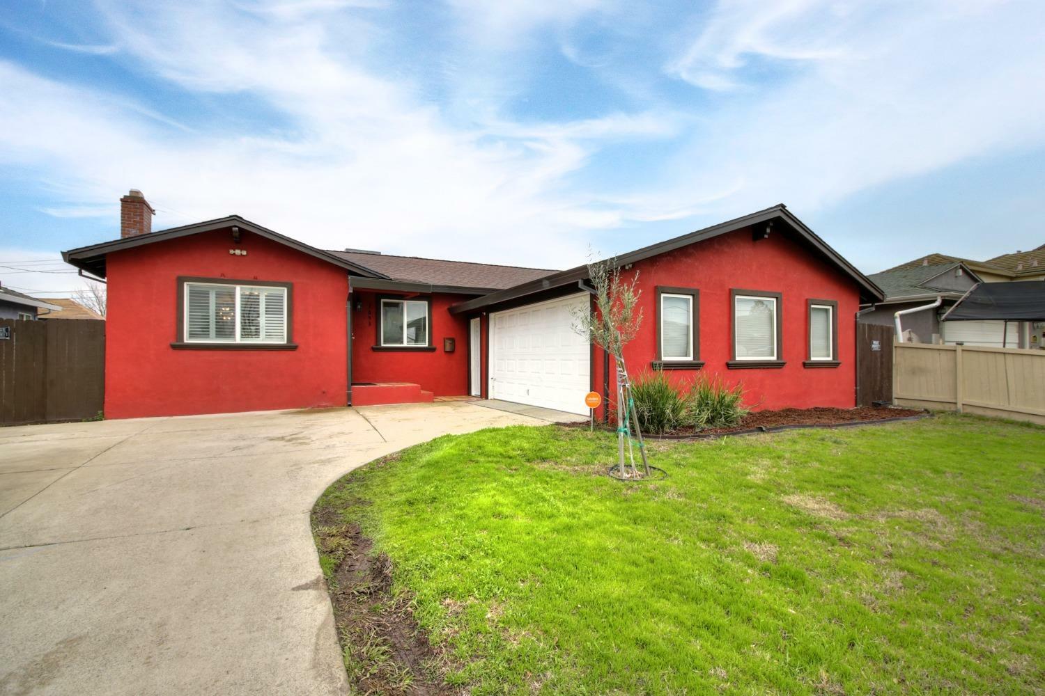 Property Photo: 7653 Walsh Way CA 95832