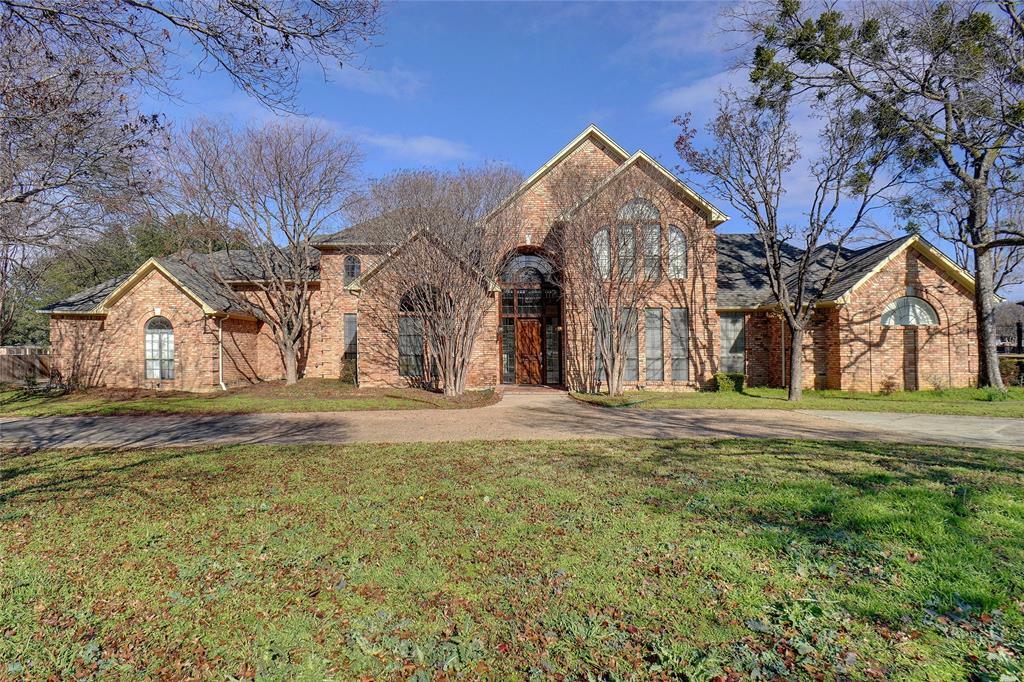 Property Photo:  140 Canyon Oaks Drive  TX 76226 