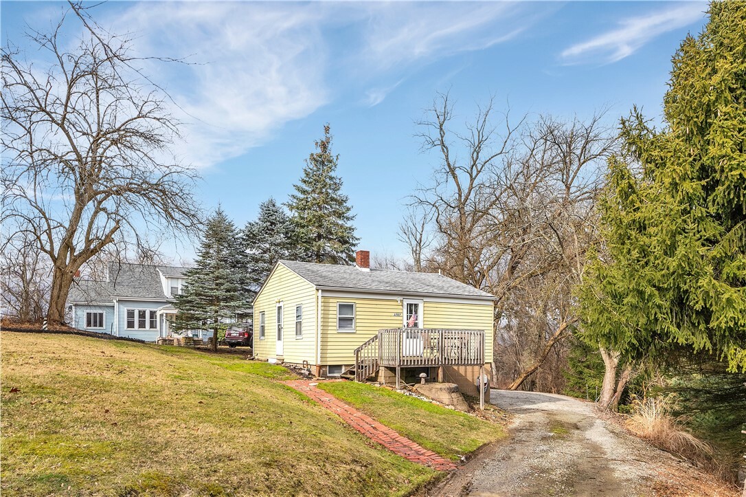 Property Photo: 3707 Northern Pike PA 15146