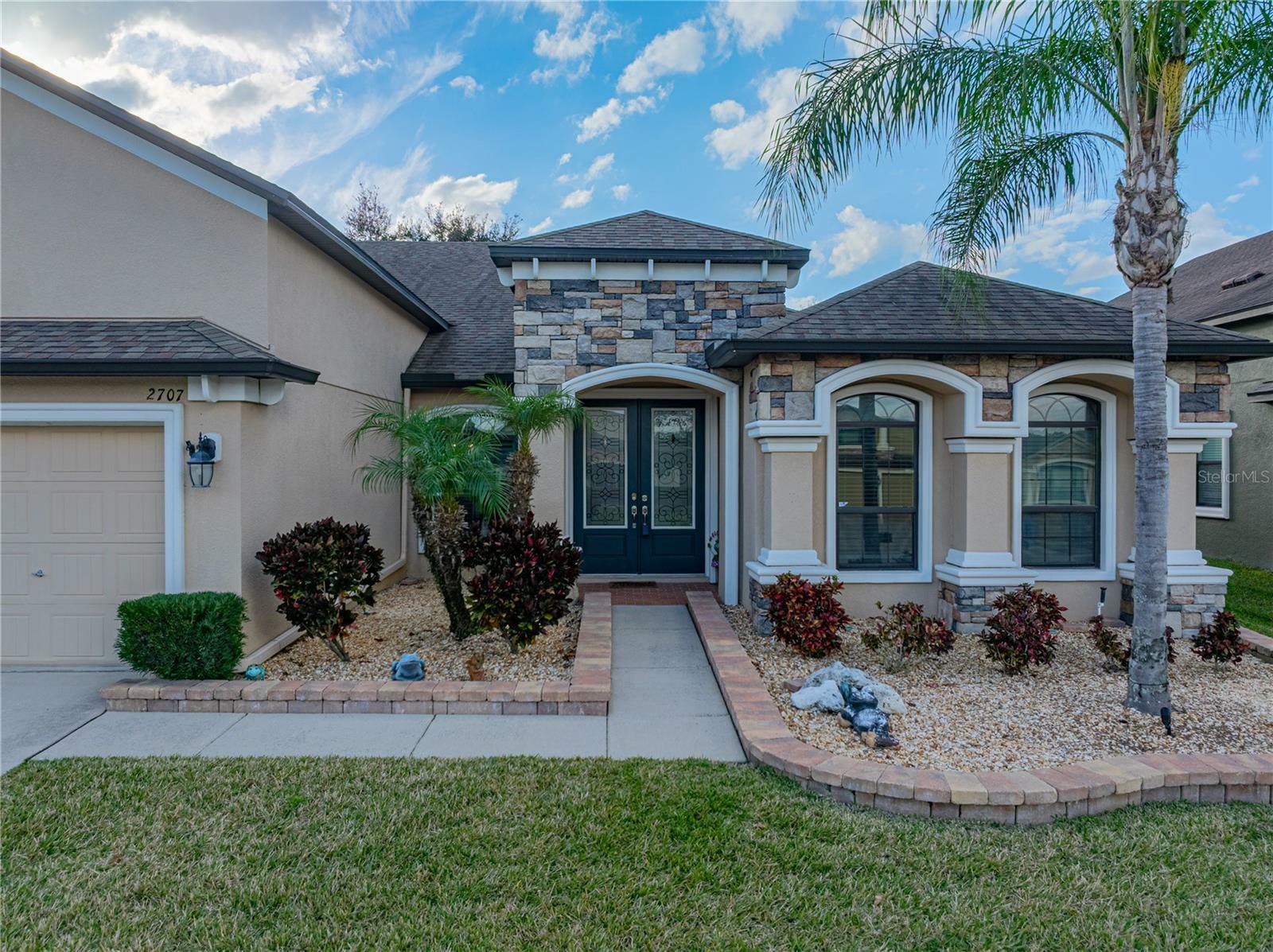 Property Photo:  2707 Colewood Lane  FL 33527 