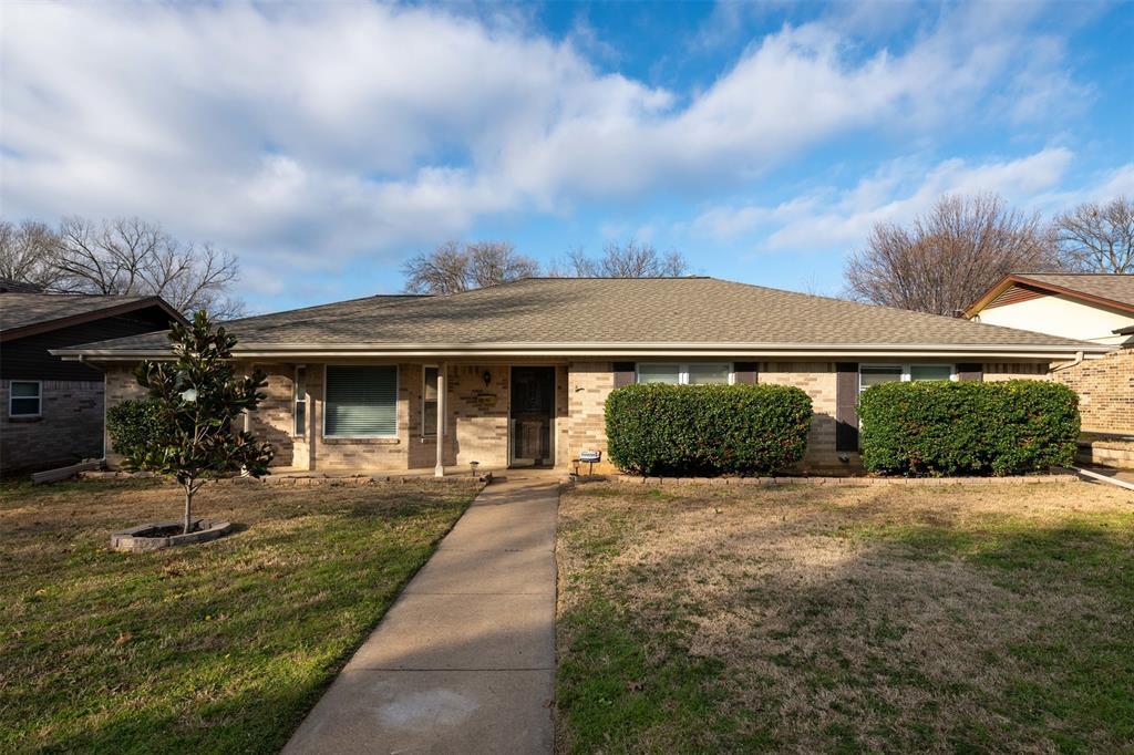 Property Photo: 121 Peyton Place TX 76010