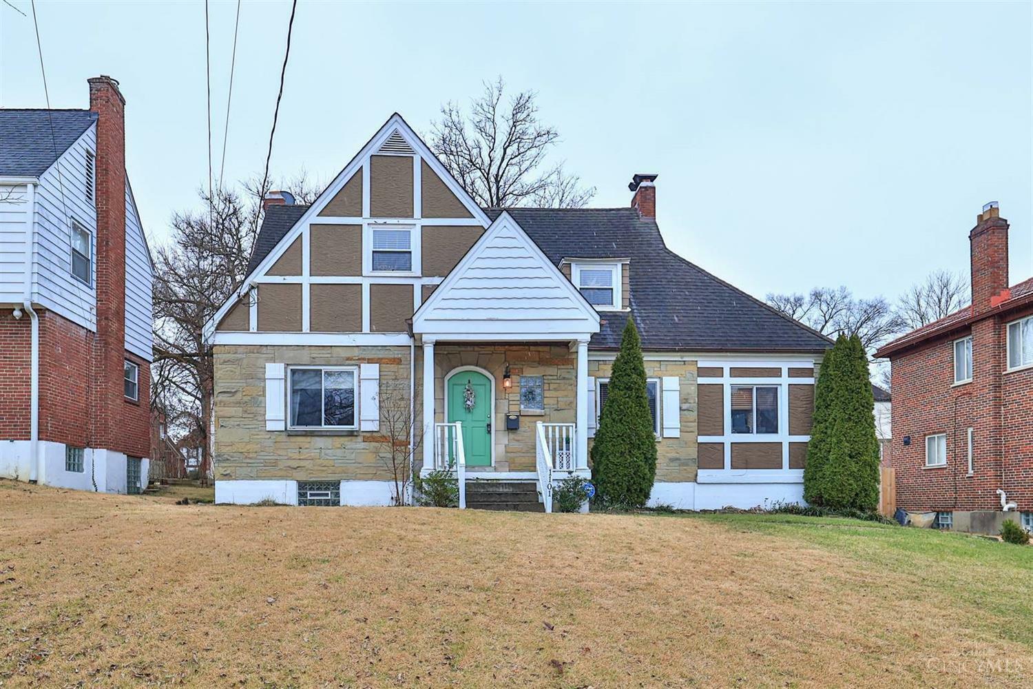 Property Photo: 1101 Sunnyslope Drive OH 45229