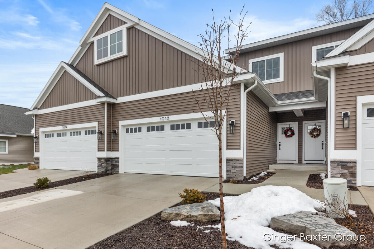 Property Photo:  1016 Castlebay Way  MI 49426 