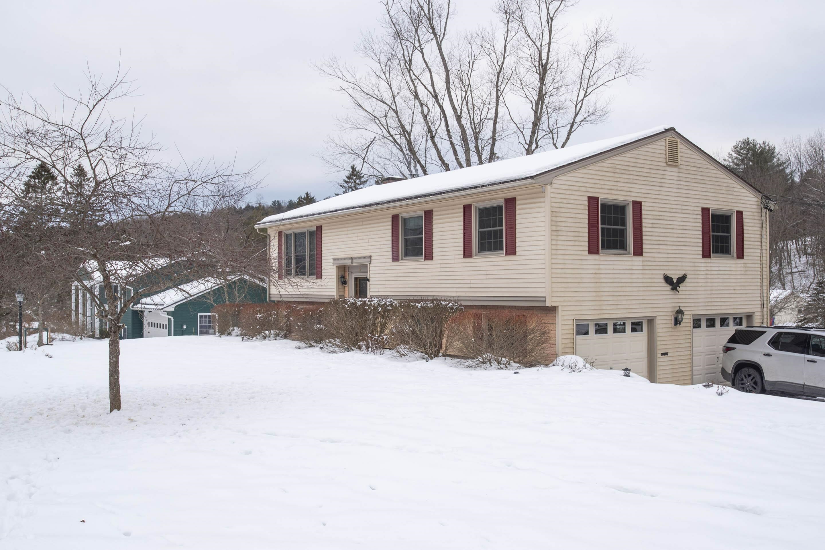 Property Photo: 16 Greenfield Terrace VT 05602