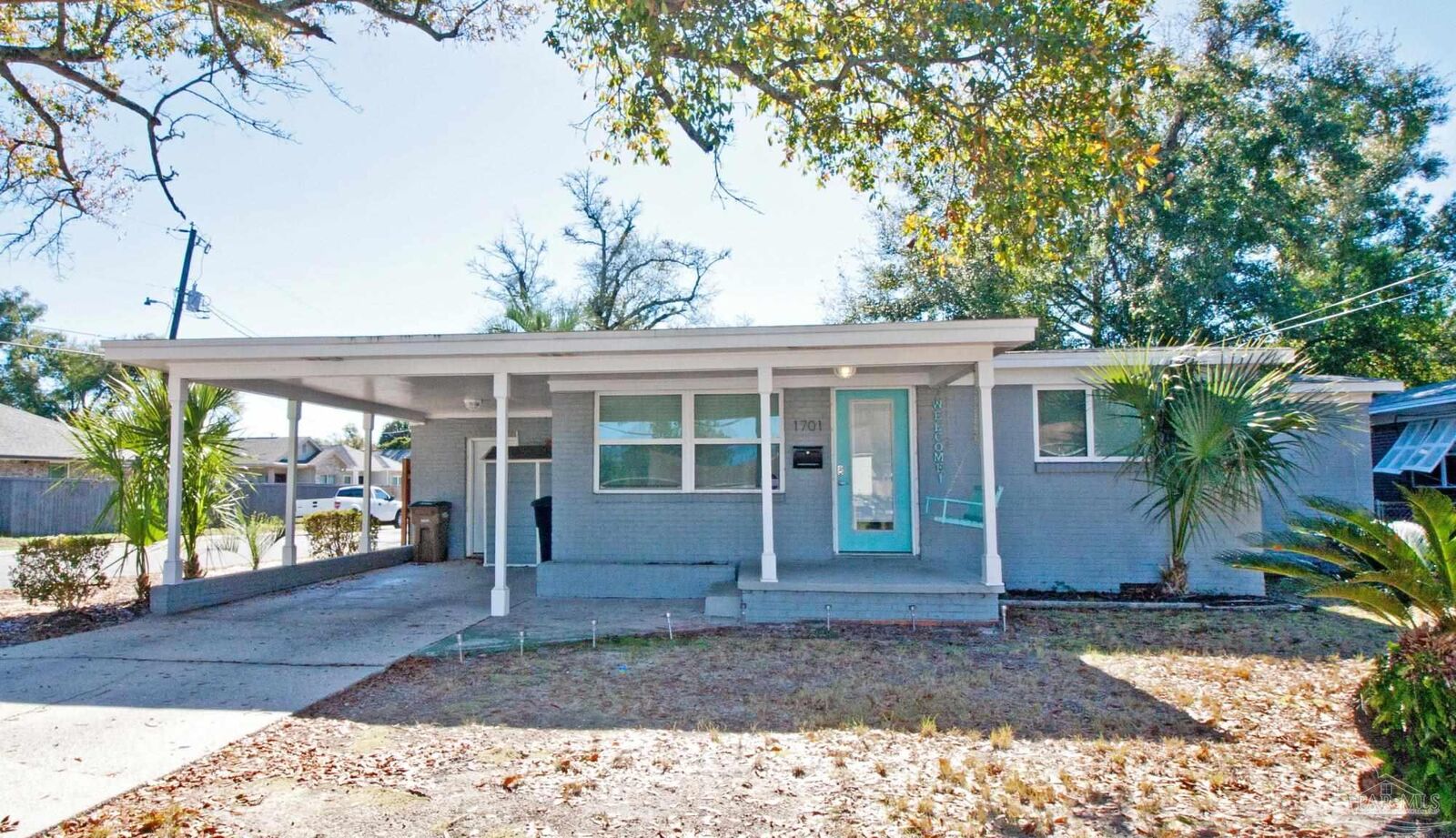Property Photo: 1701 W Romana St FL 32502