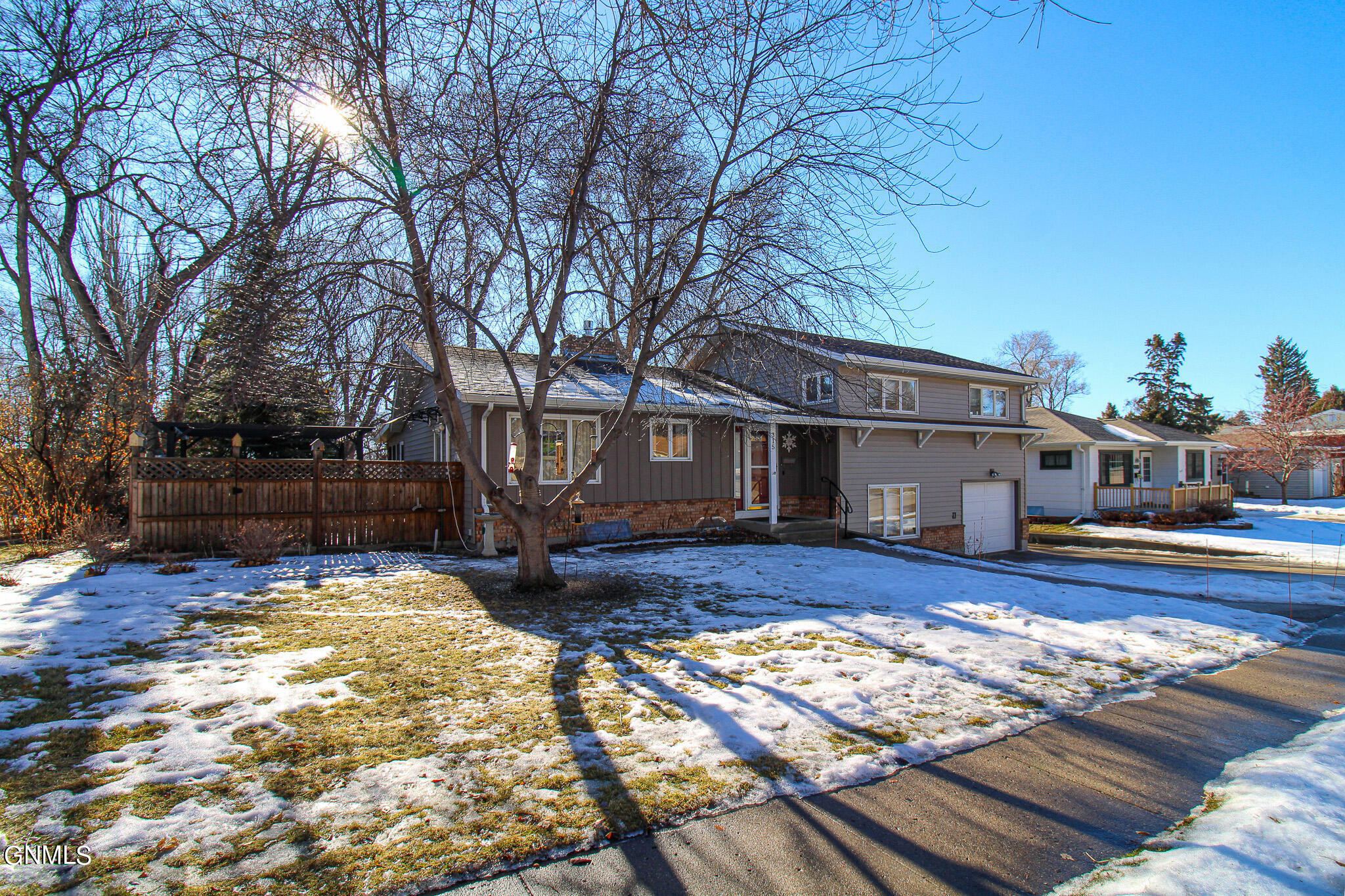 Property Photo:  315 W Ave F W  ND 58501 