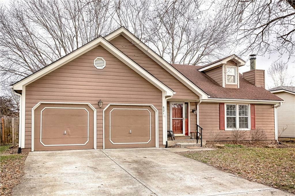 Property Photo:  621 N Elm Street  KS 66030 