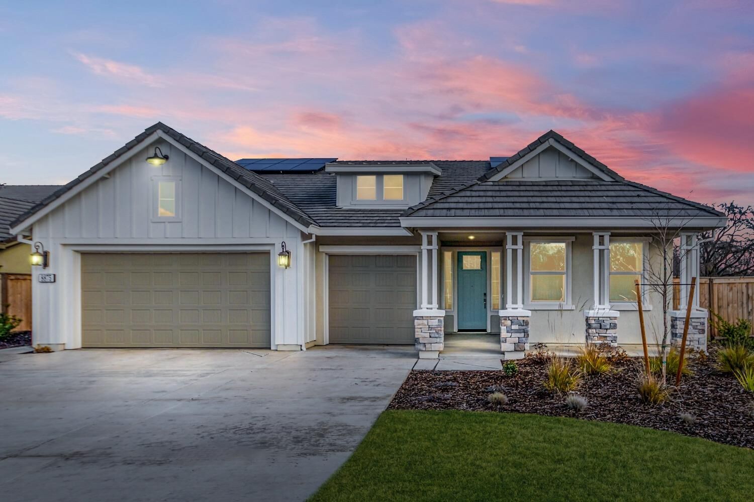 Property Photo:  8875 Holly Oak Court  CA 95747 