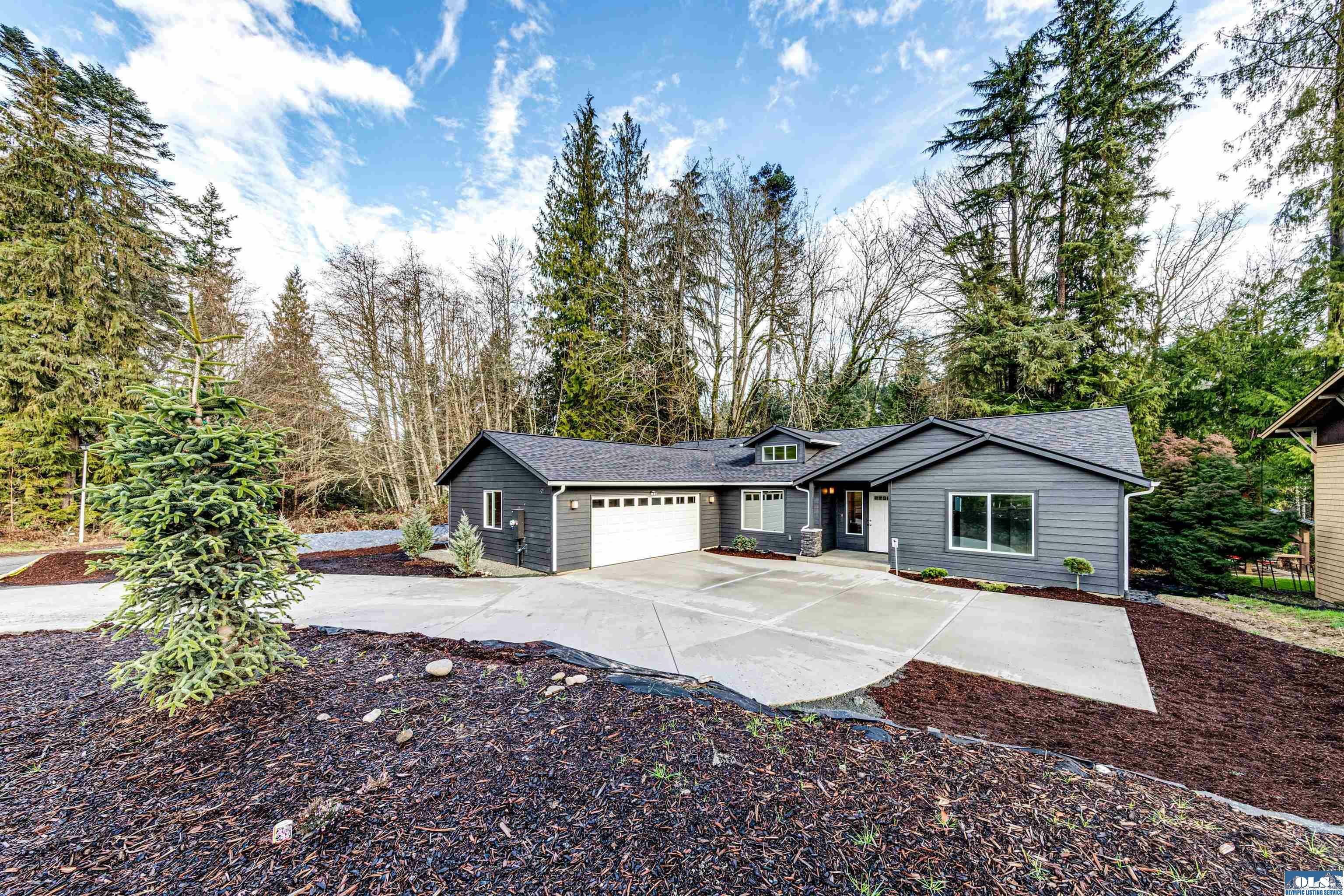 Property Photo:  601 S Del Guzzi Dr  WA 98362 