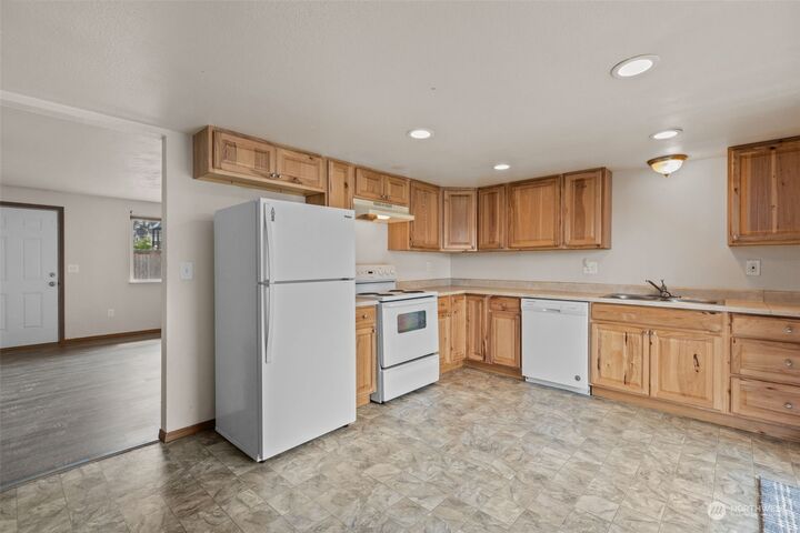 Property Photo: 9028 9030 126th Street E WA 98373