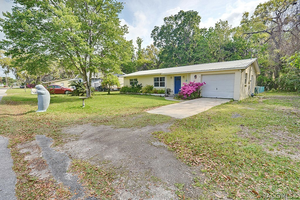 Property Photo:  3749 N Hiawatha Terrace  FL 34428 