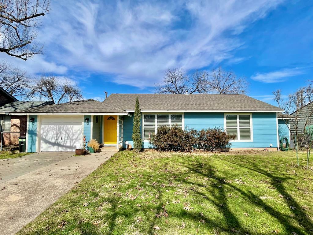 Property Photo:  2206 W Concho Ave  TX 76901 
