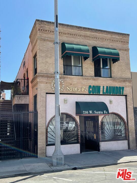 Property Photo:  216  W Santa Fe Ave  CA 92870 