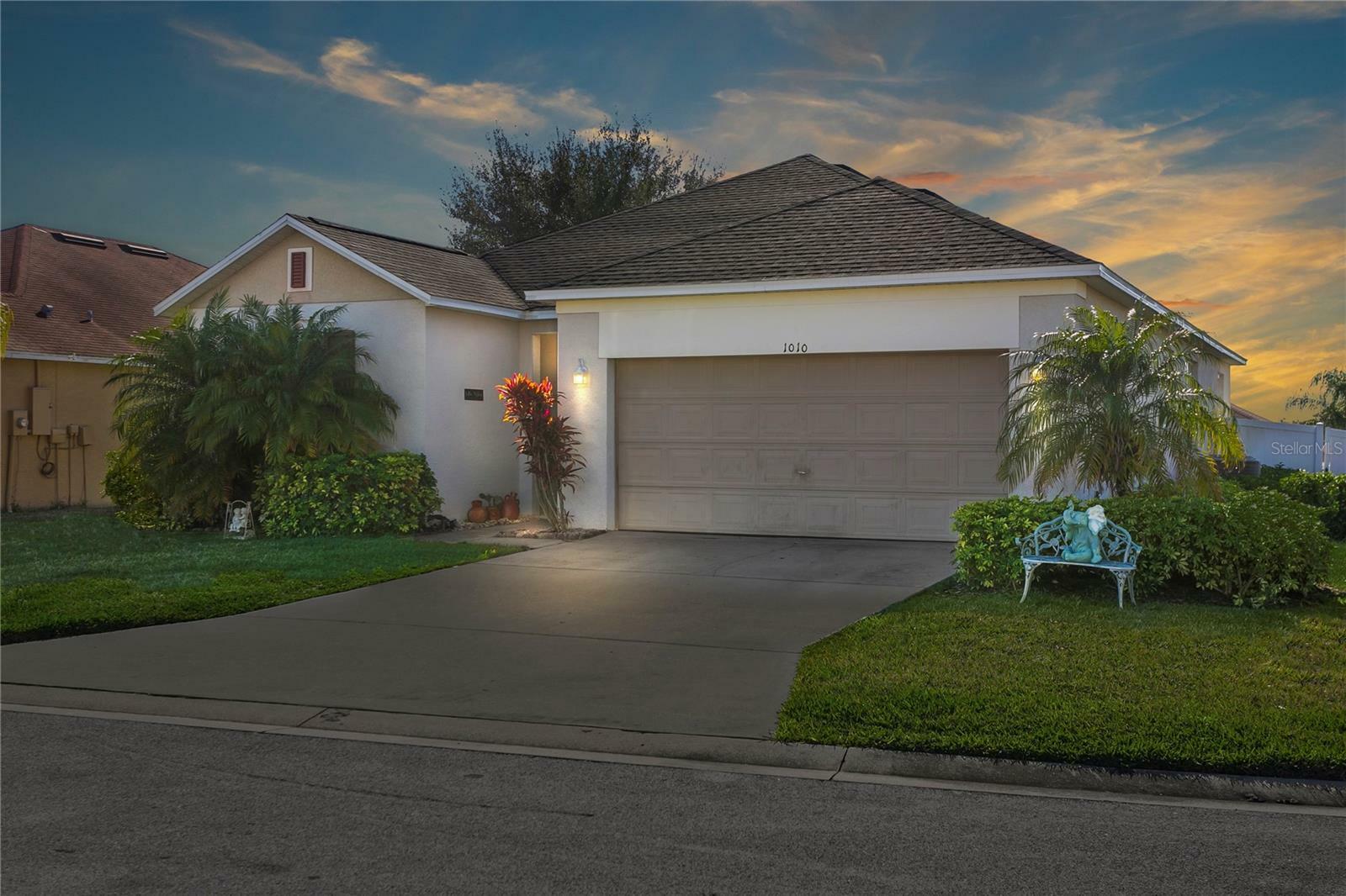 Property Photo:  1010 Elderberry Drive  FL 33897 