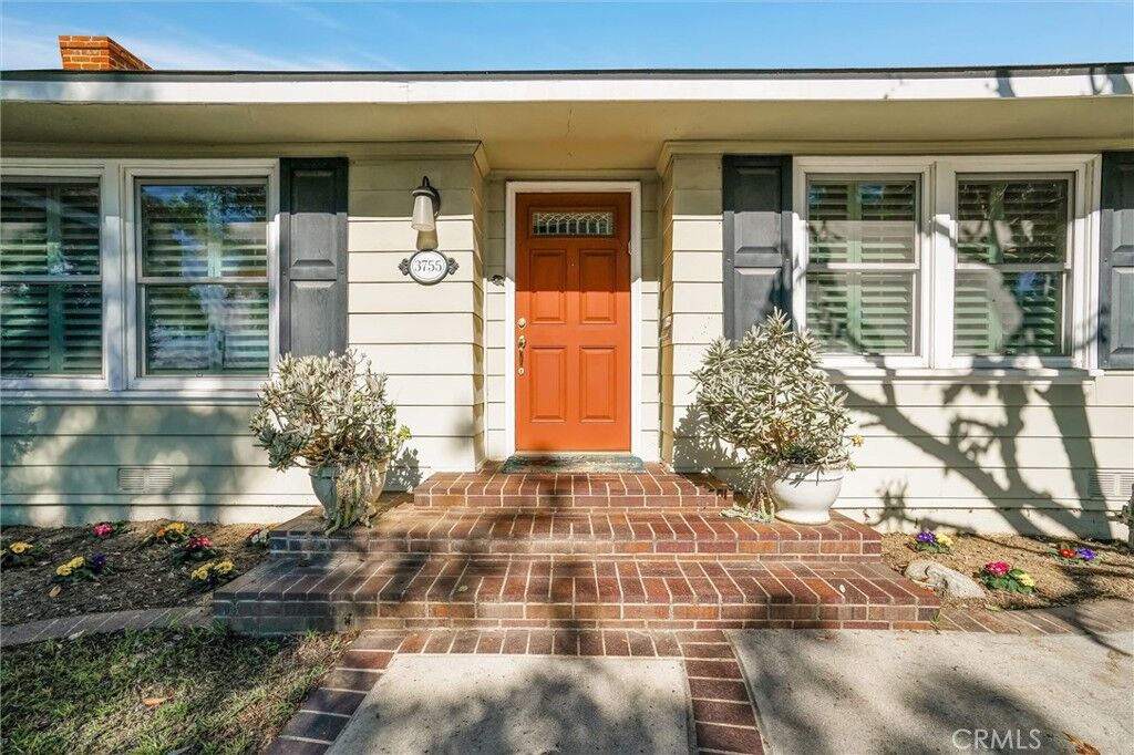 Property Photo:  3755 Canfield Road  CA 91107 