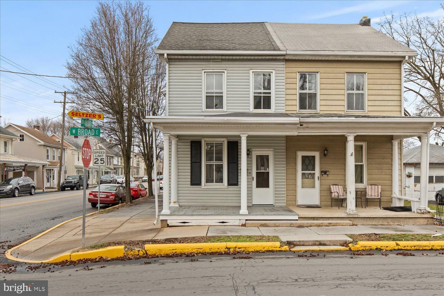 Property Photo:  204 N Railroad Street  PA 17078 