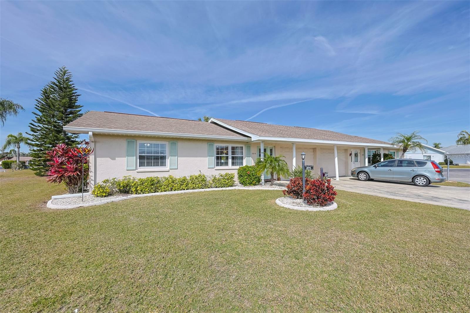 Property Photo:  1315 Lambdeth Court  FL 33573 