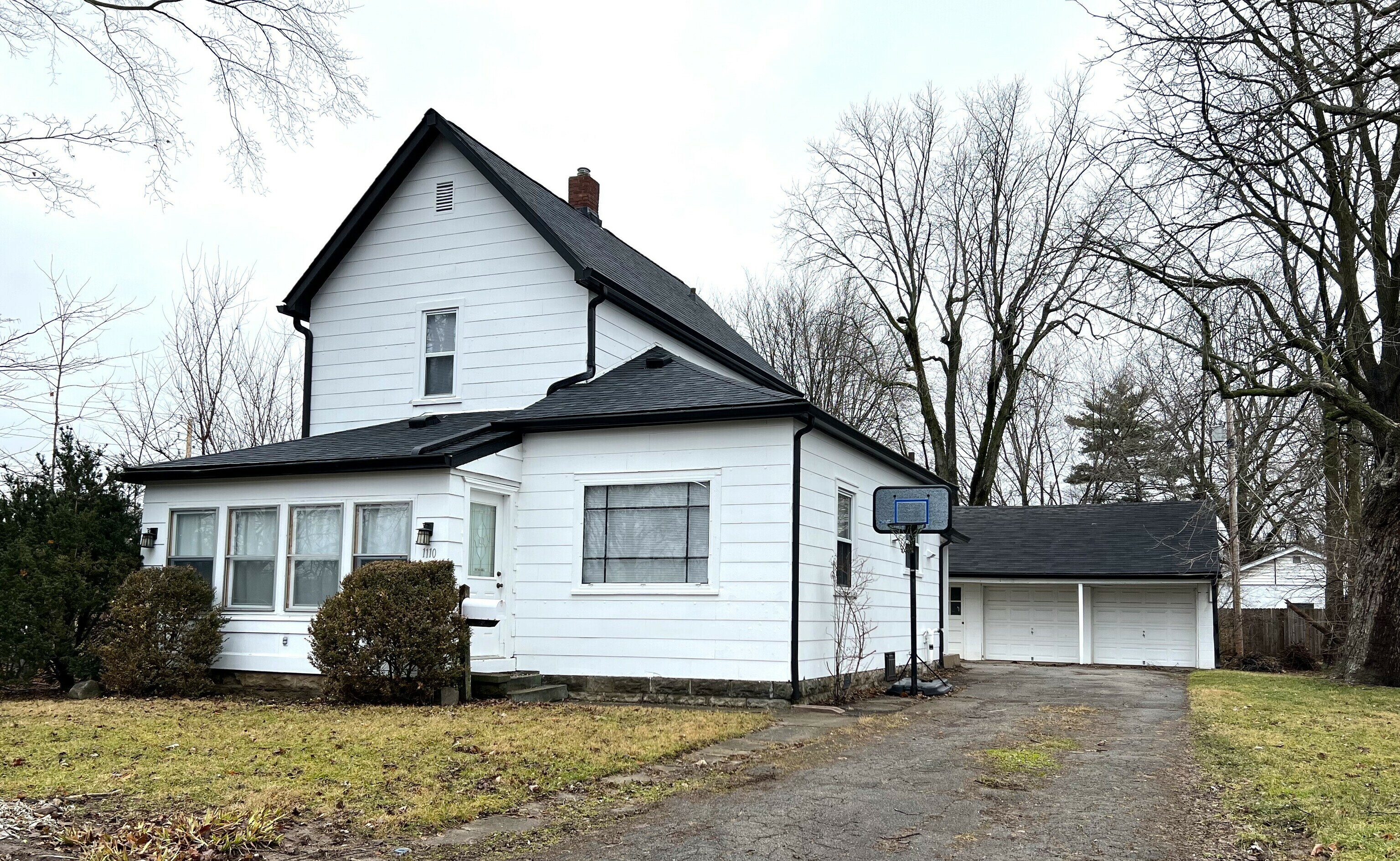 Property Photo:  1110 E Mills Avenue  IN 46227 