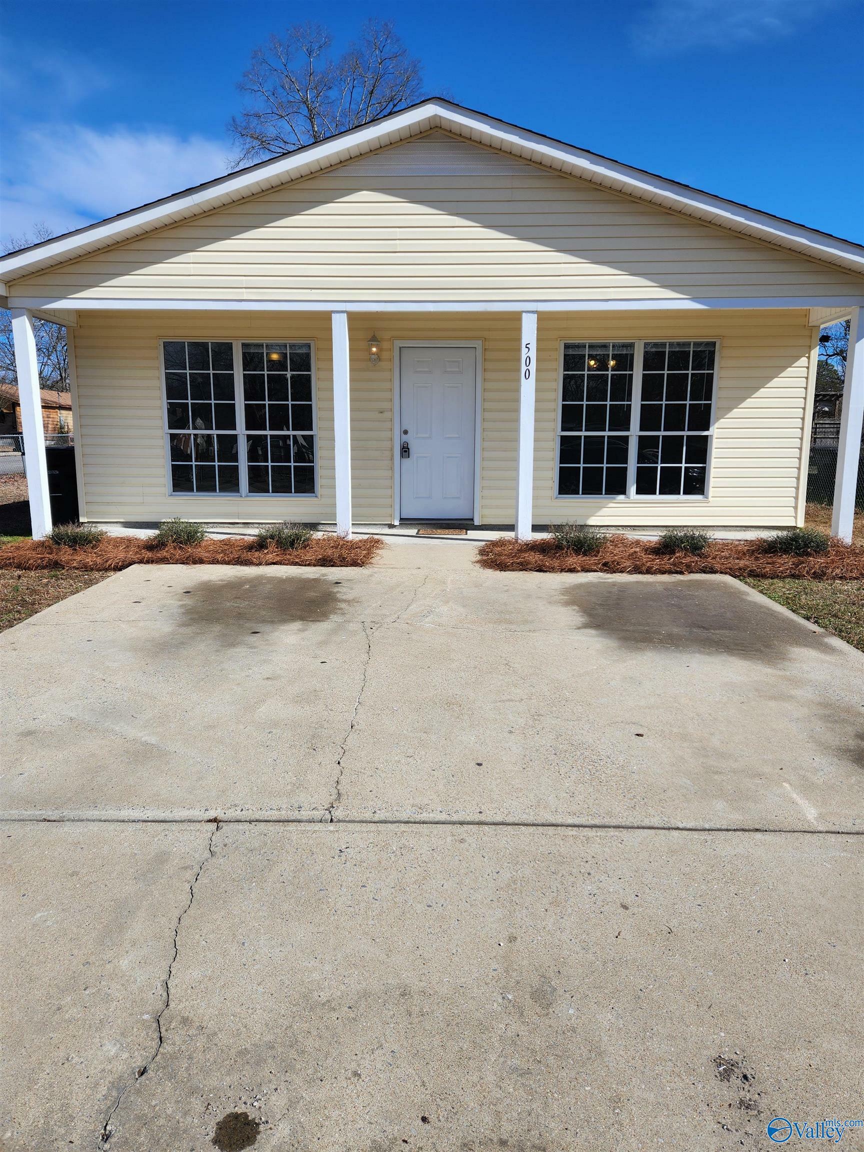 Property Photo:  500 Lincoln Street  AL 35904 