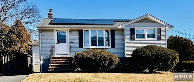 Property Photo:  354 Woodcrest Place  NJ 07663 