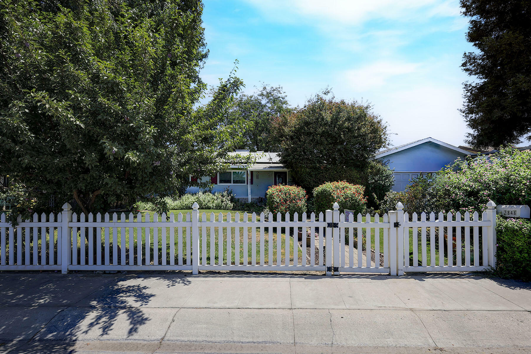 Property Photo:  2848 S Martin Street  CA 93277 