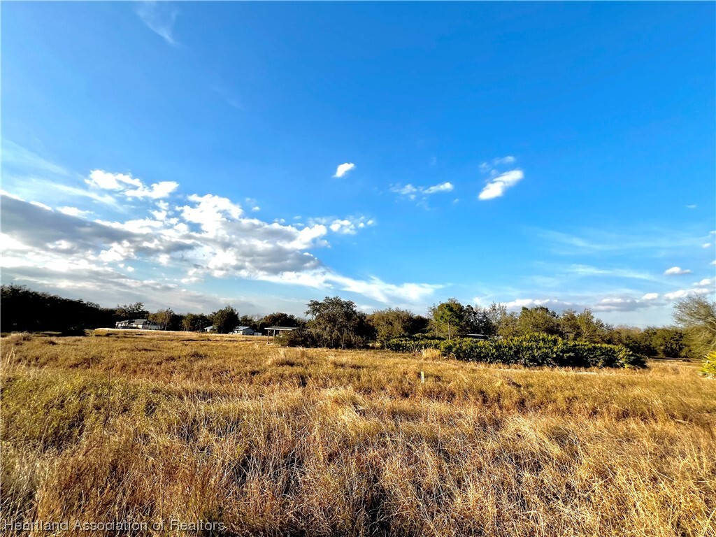 Property Photo: 2824 W Lanett Road FL 33825