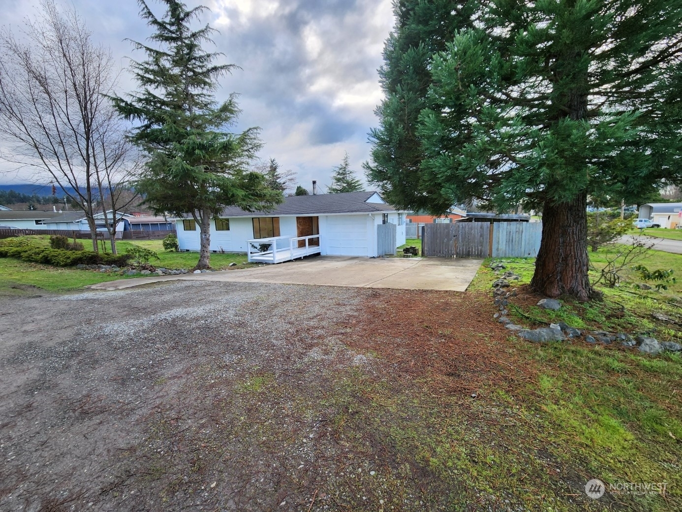 Property Photo:  826 N Beech  WA 98362 