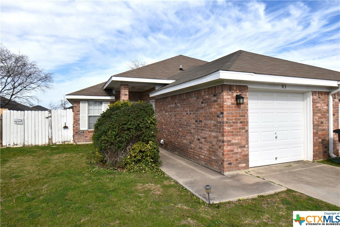 Property Photo:  513 Deloris Drive  TX 76542 