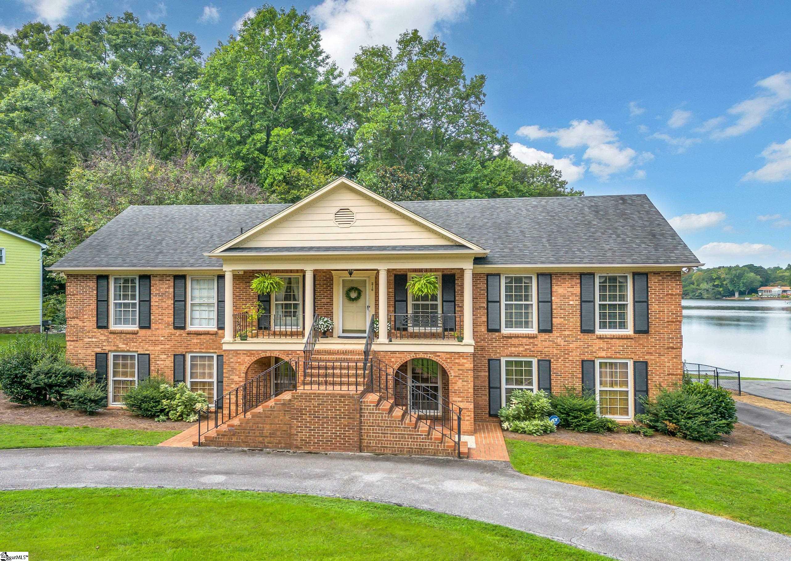 Property Photo: 216 Winfield Drive SC 29307
