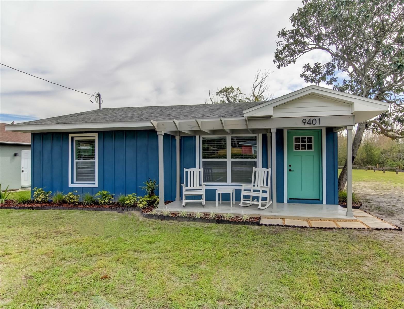 Property Photo:  9401 N Valle Drive  FL 33612 