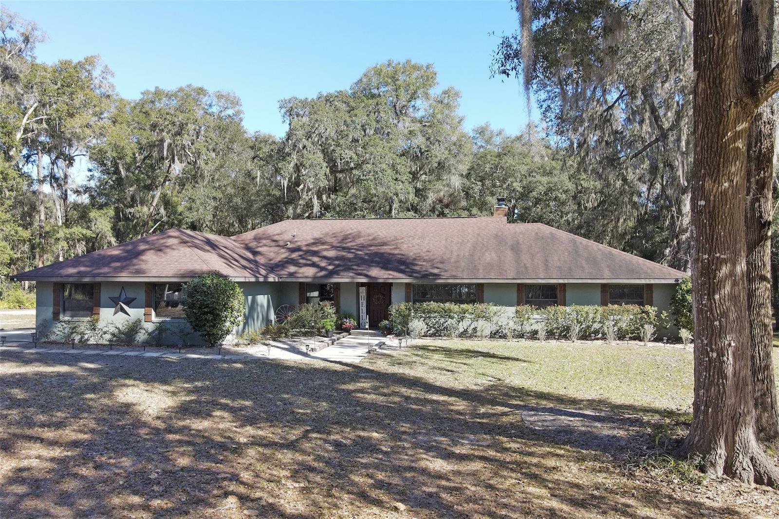 Property Photo:  13595 NE 41st Terrace  FL 32617 