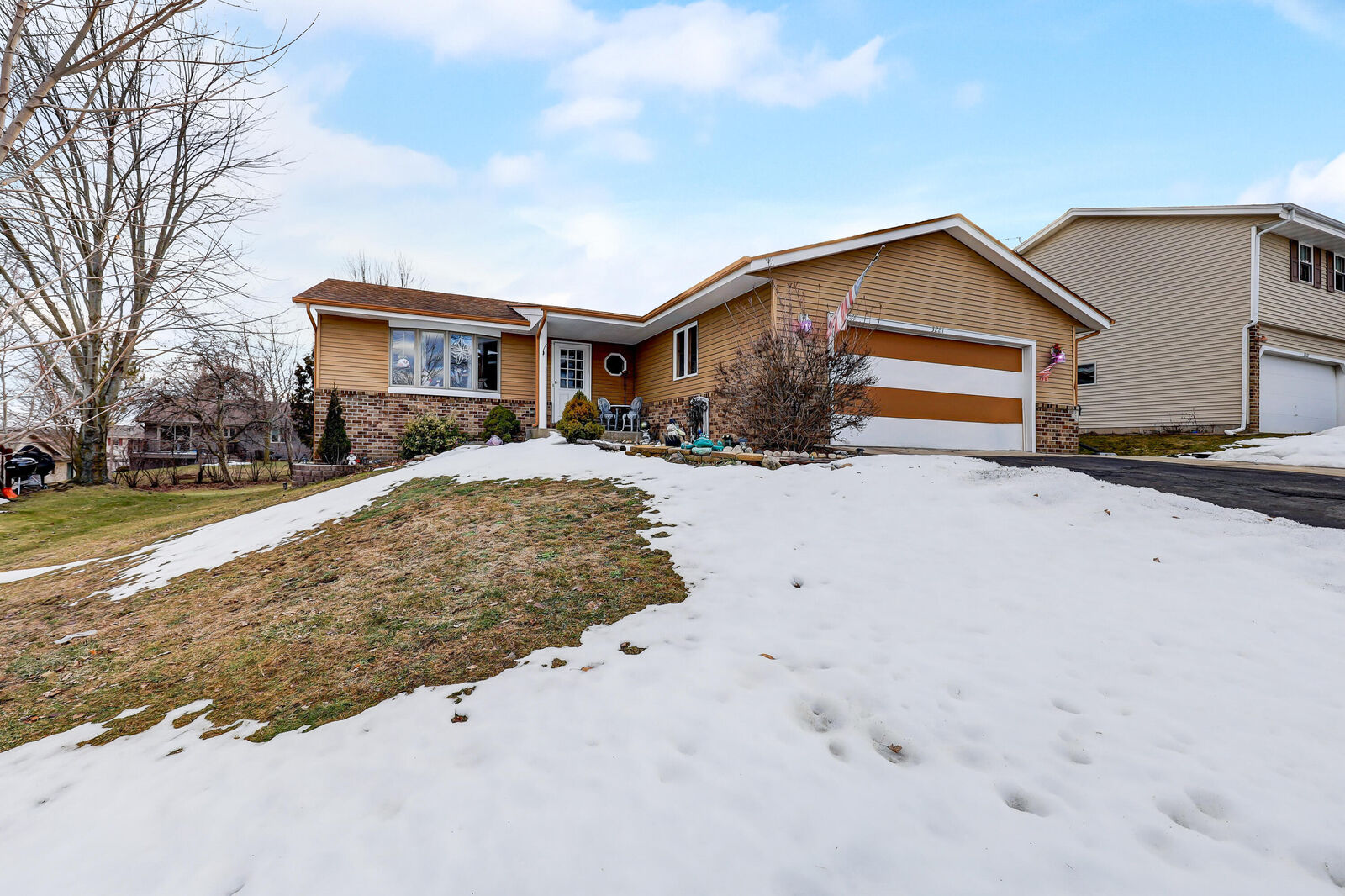 Property Photo:  3221 Regent Pl  WI 53090 