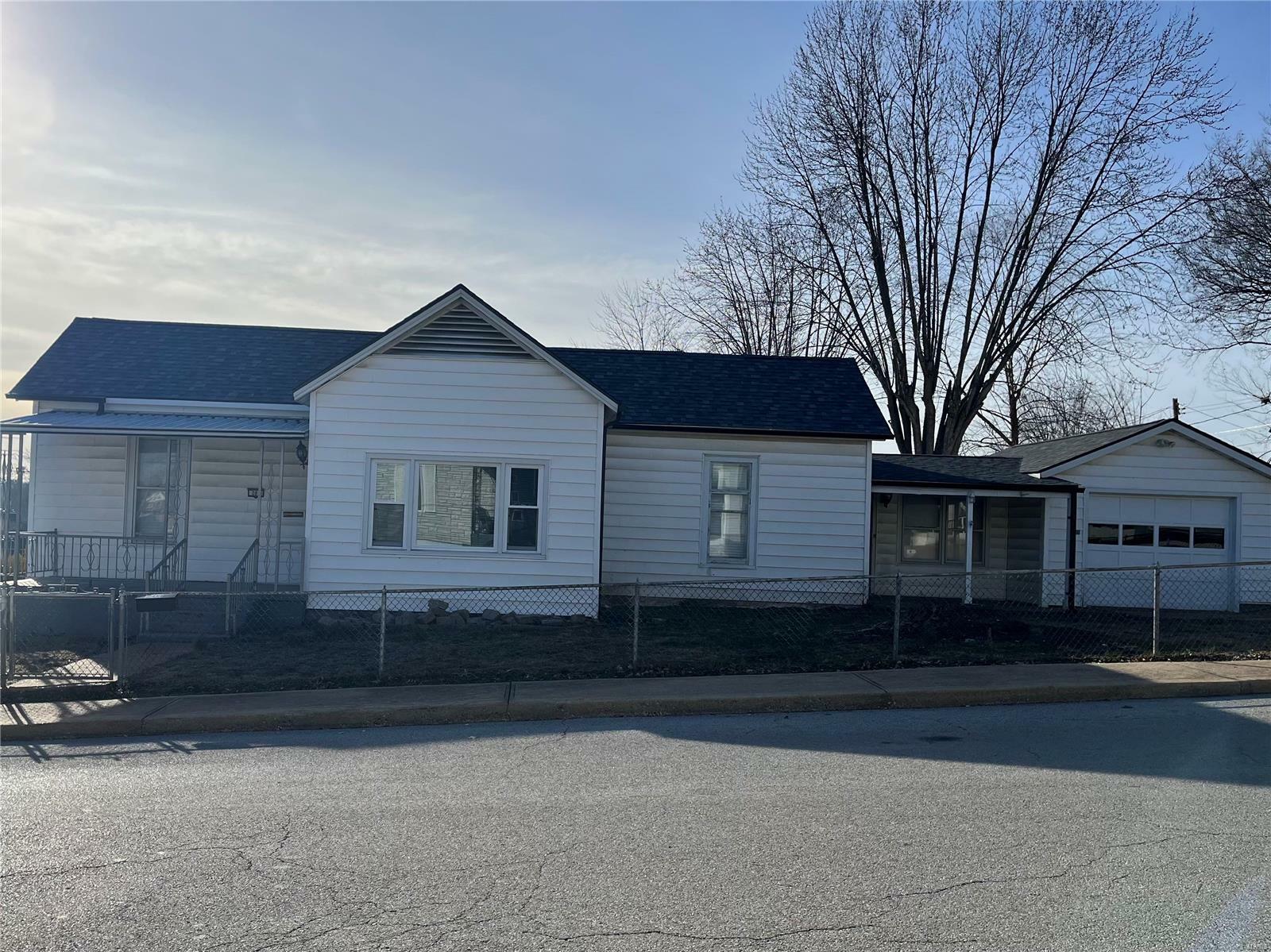 Property Photo: 201 Grand Avenue MO 63028