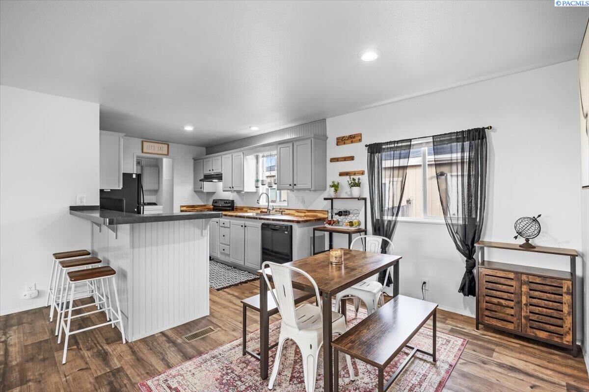 MLS#273673: 200802 E Game Farm Road, Kennewick, WA 99337