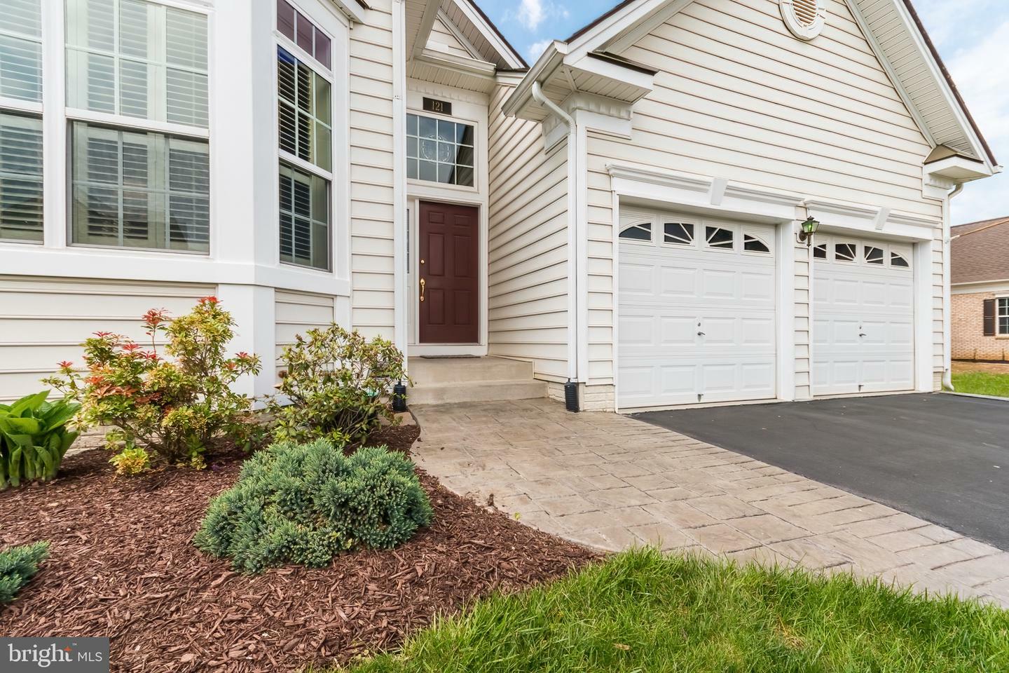 Property Photo:  121 Station Terrace W  WV 25403 