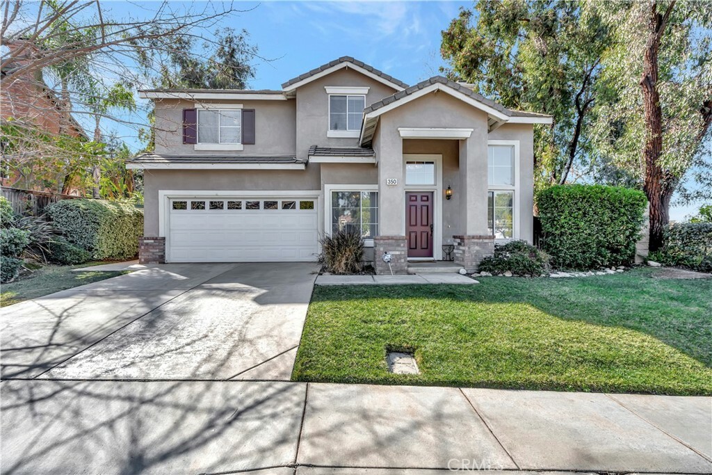 Property Photo: 350 Exeter Way CA 92882