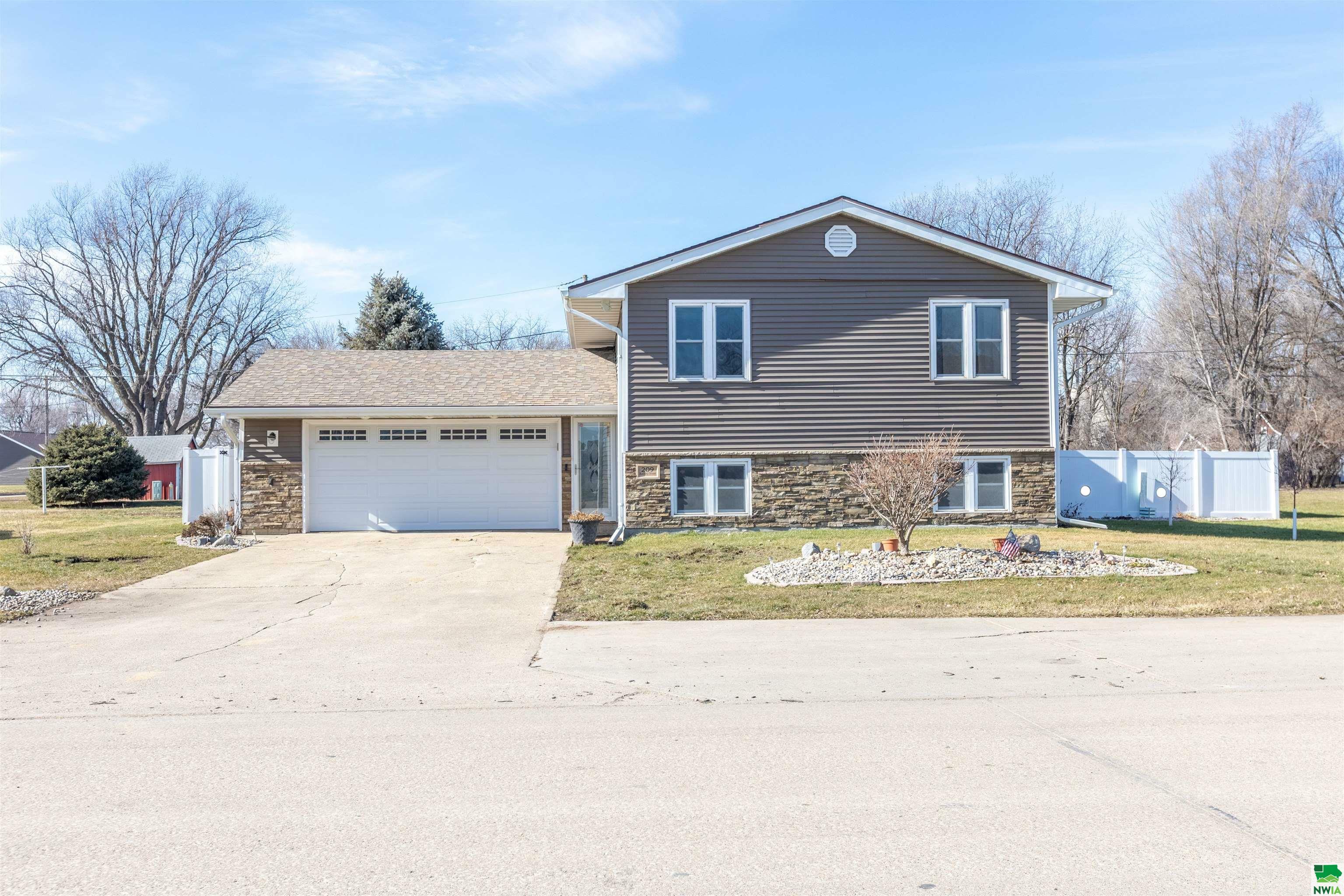 Property Photo:  209 Buckley St.  IA 51055 