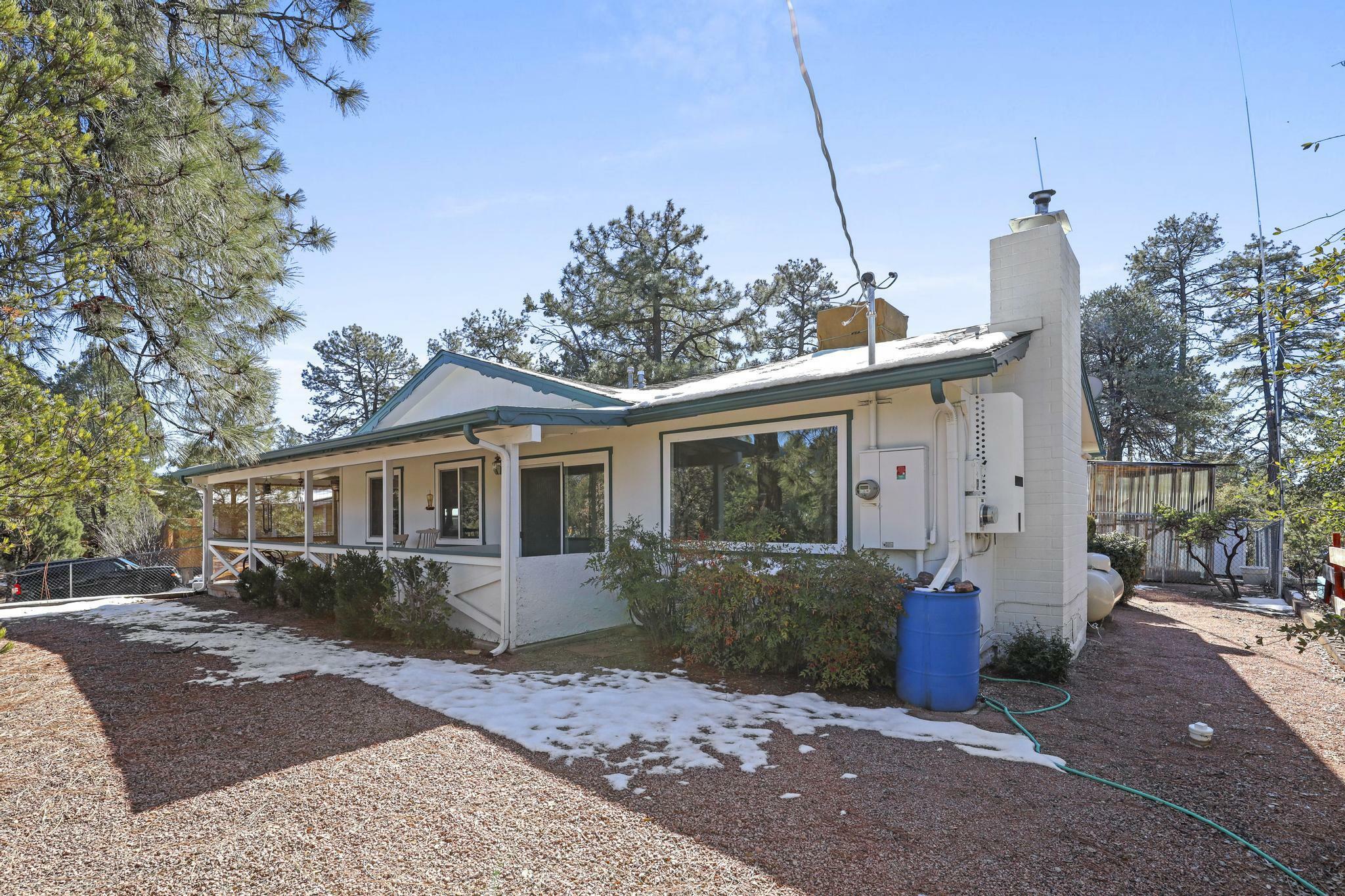 Property Photo:  205 W Chateau Circle  AZ 85541 