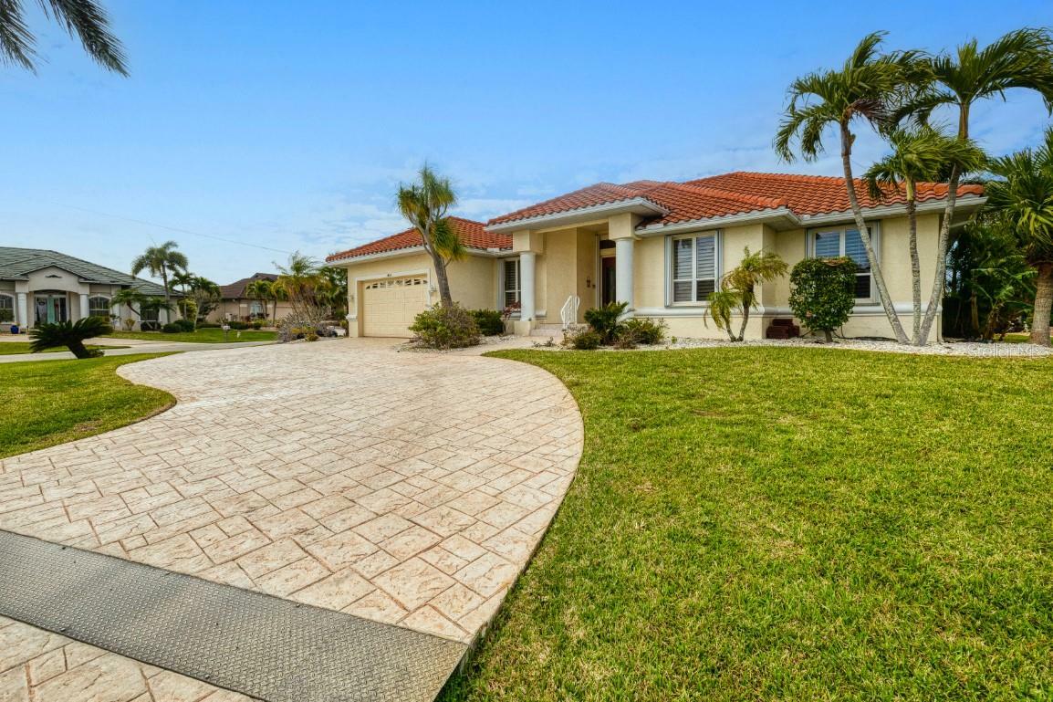 Property Photo:  1424 Grebe Drive  FL 33950 