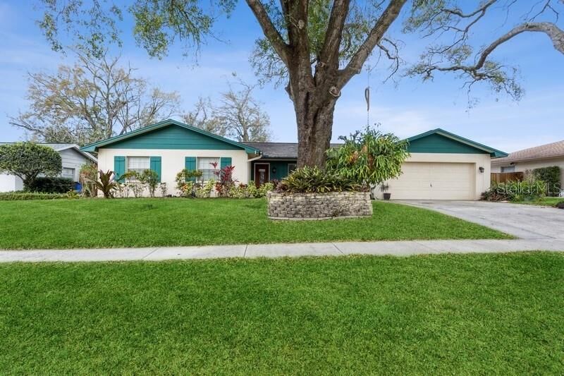 Property Photo: 514 E Brentridge Drive FL 33511