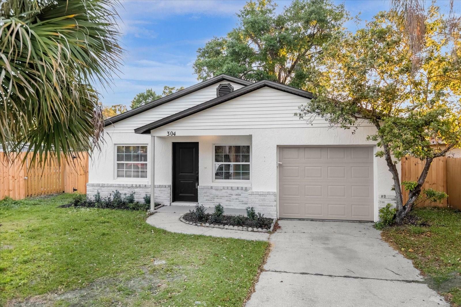 Property Photo:  304 Dover Street  FL 32811 