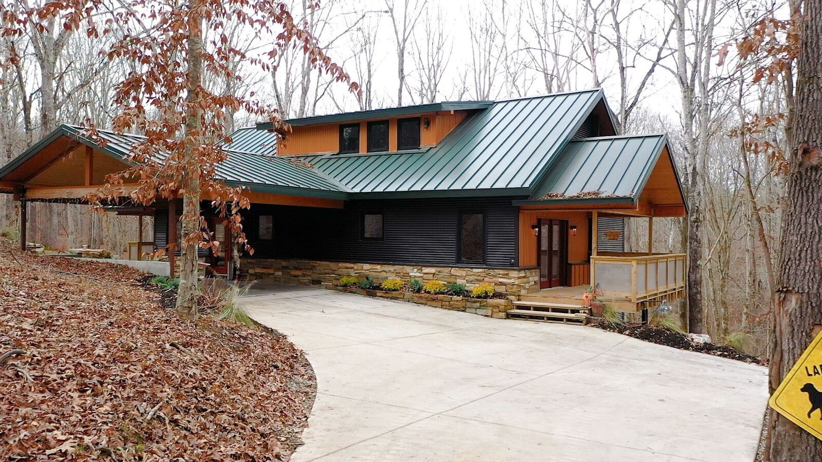 Property Photo:  2076 White Bluff Rd  TN 37029 