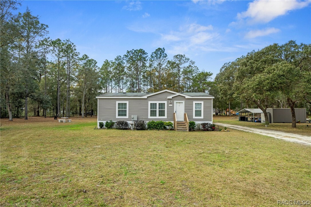 Property Photo:  460 S Ponder Avenue  FL 34461 